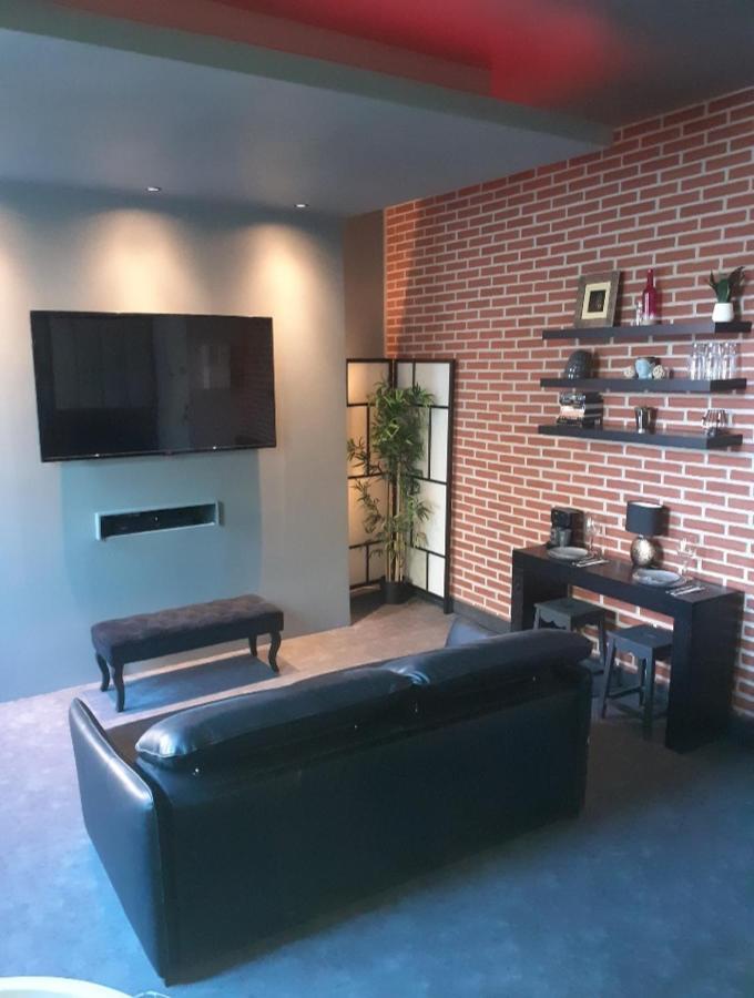 Le Studio Loft Ancy-le-Franc Bagian luar foto