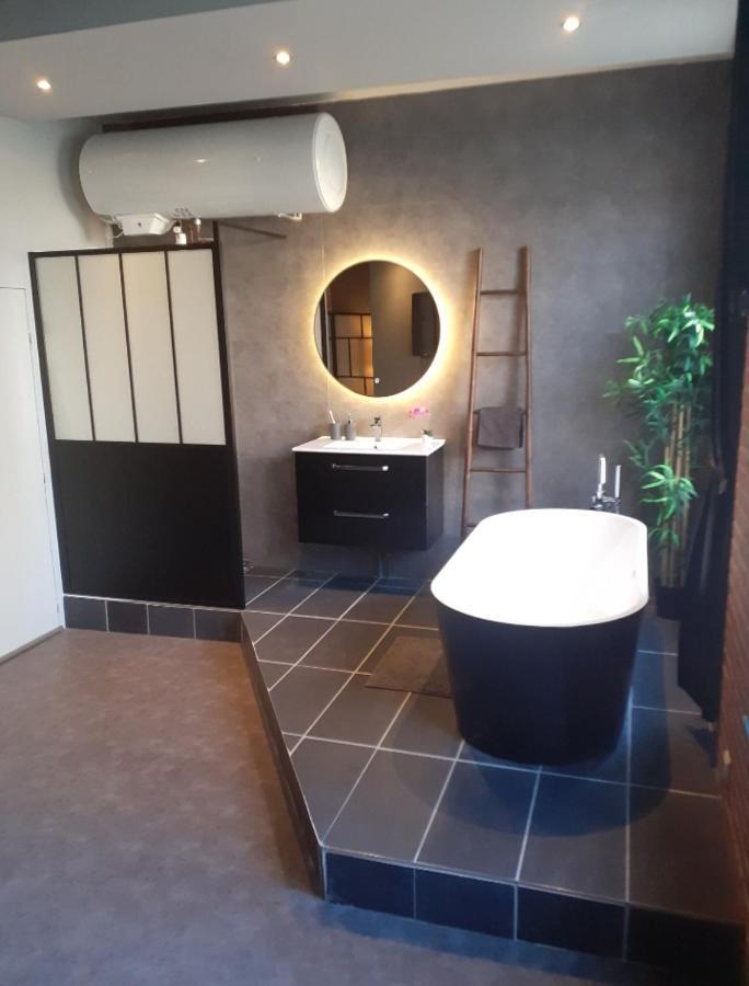 Le Studio Loft Ancy-le-Franc Bagian luar foto