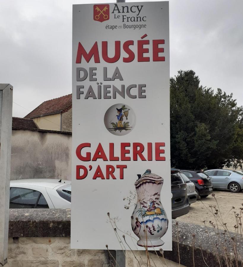 Le Studio Loft Ancy-le-Franc Bagian luar foto